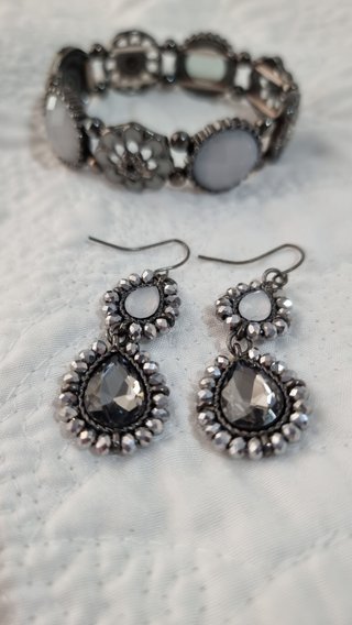 Conjunto de Pendientes y Pulsera