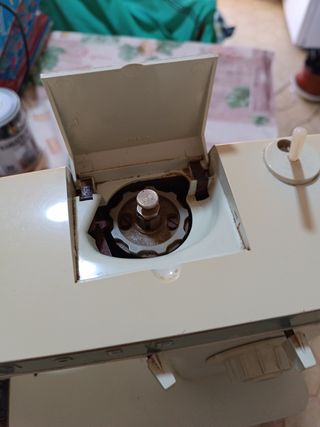 Maquina de coser Singer