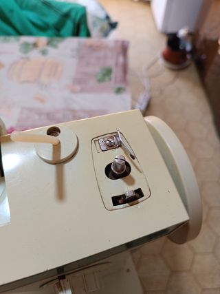 Maquina de coser Singer