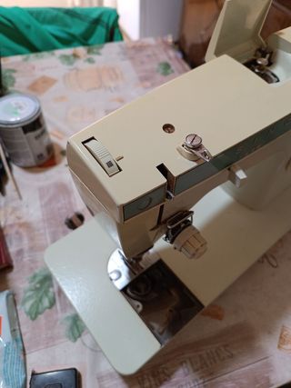 Maquina de coser Singer