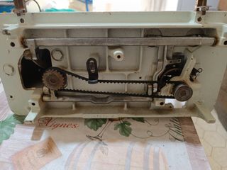 Maquina de coser Singer