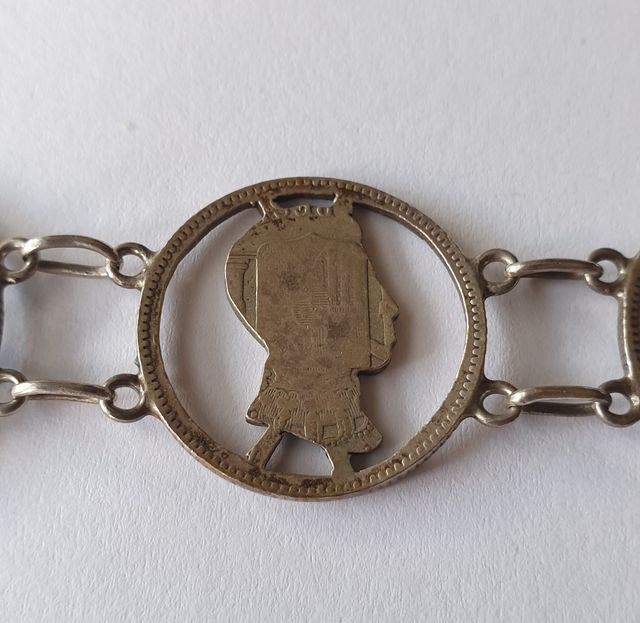 Pulsera de plata histórica.