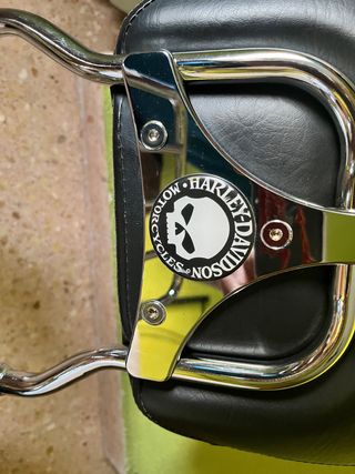 Respaldo original Harley con parrilla
