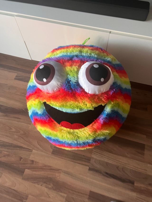 pelota peluda de feria