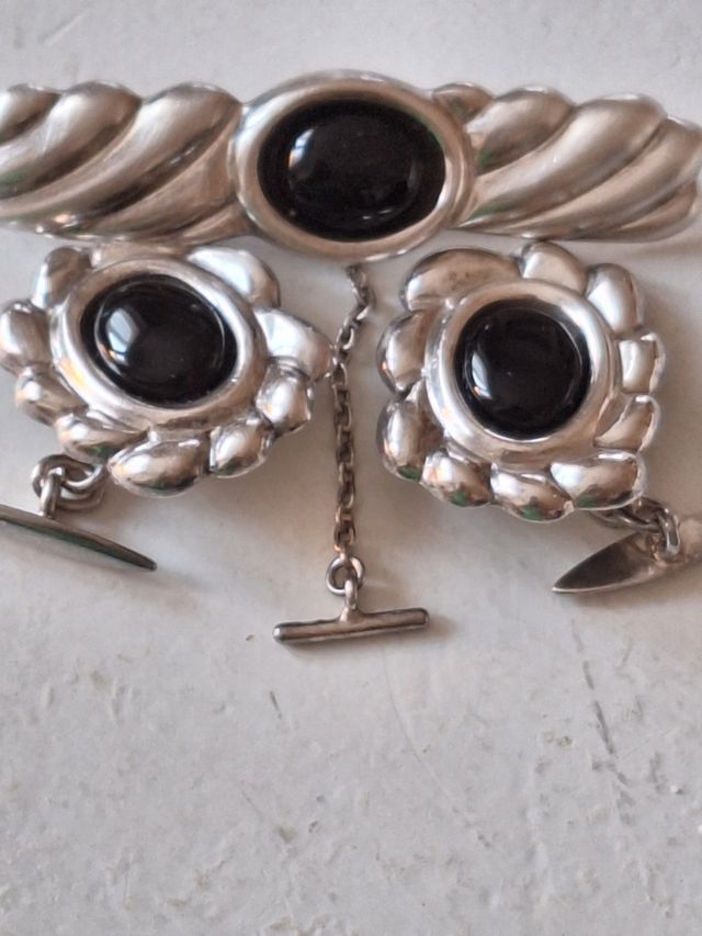 Broche de corbata y gemelos