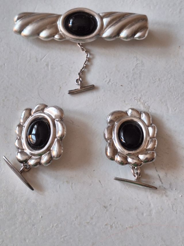 Broche de corbata y gemelos