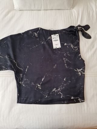 Blusa asimétrica de Zara