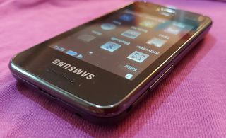 Samsung Star 3 GT-S5220 con cargador