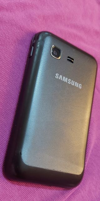 Samsung Star 3 GT-S5220 con cargador