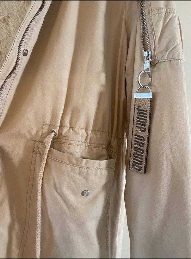 Abrigo Bershka talla L