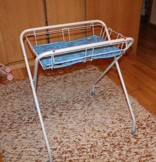 SOPORTE DE BAÑERA O CAMBIADOR PLEGABLE