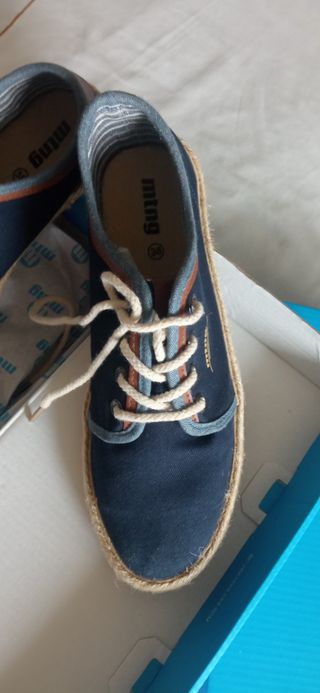 Dos pares de Zapatillas informal niño