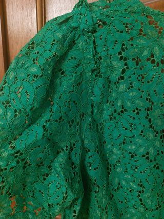 Blusa manga farol encaje verde ZARA M