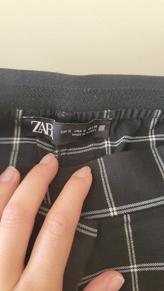 Pantalón chino cuadros Zara