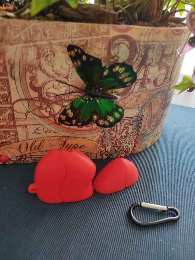 Funda AirPods 1/2 diseño de labios 3D 💋