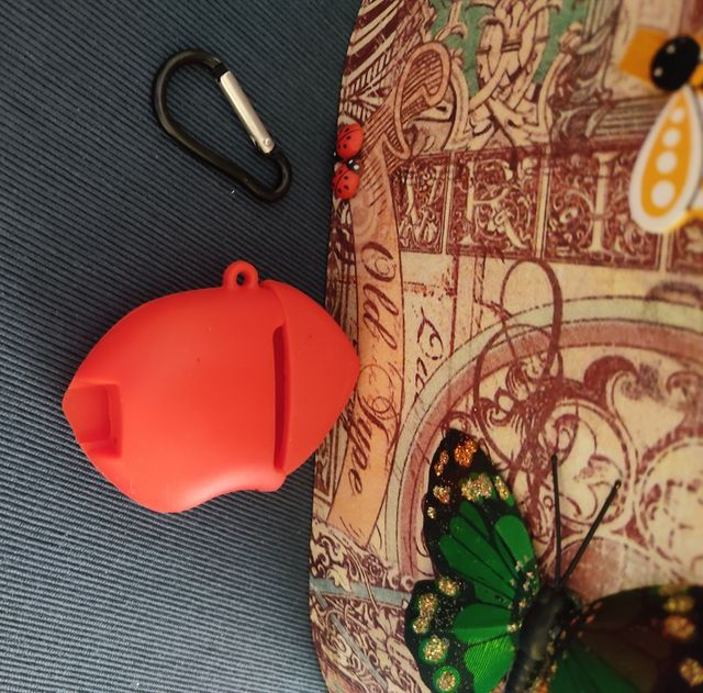 Funda AirPods 1/2 diseño de labios 3D 💋