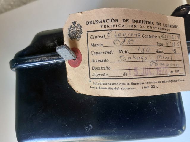 Contador de luz antiguo