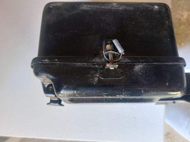 Contador de luz antiguo