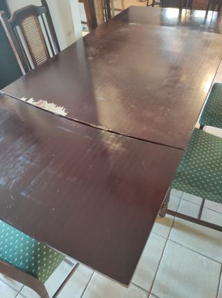 Mesa de comedor y seis sillas