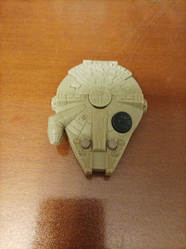 Halcón milenario de colección con pantalla