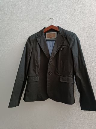 Americana negra de Cortefiel