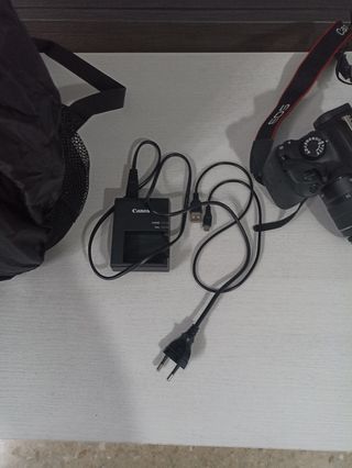 Cámara de fotos Canon EOS 4000D