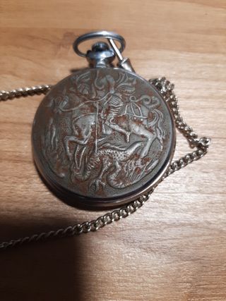 Antiguo reloj de bolsillo soviético.Reloj mecánico