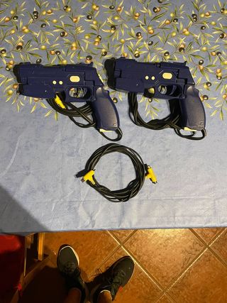 2 Pistolas PS2 y Cable sinc