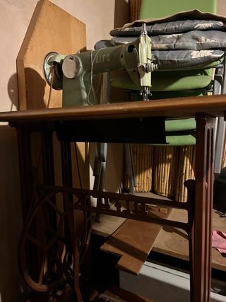 Máquina de coser completa Alfa