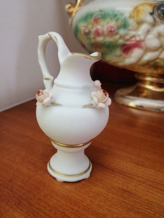 anfora ceramica di capodimonte