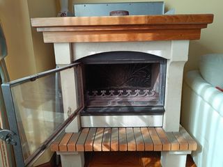 Chimenea con campana decorativa