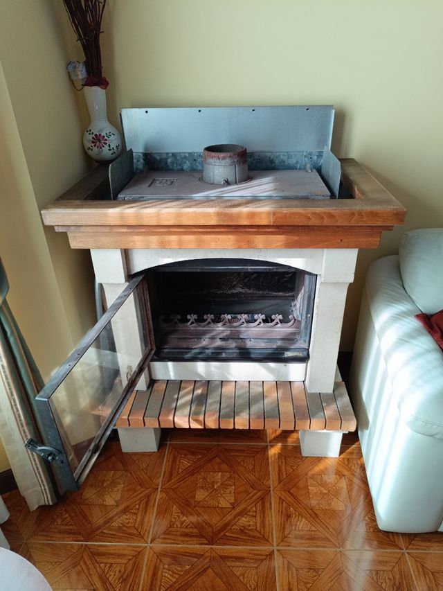 Chimenea con campana decorativa