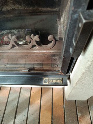 Chimenea con campana decorativa