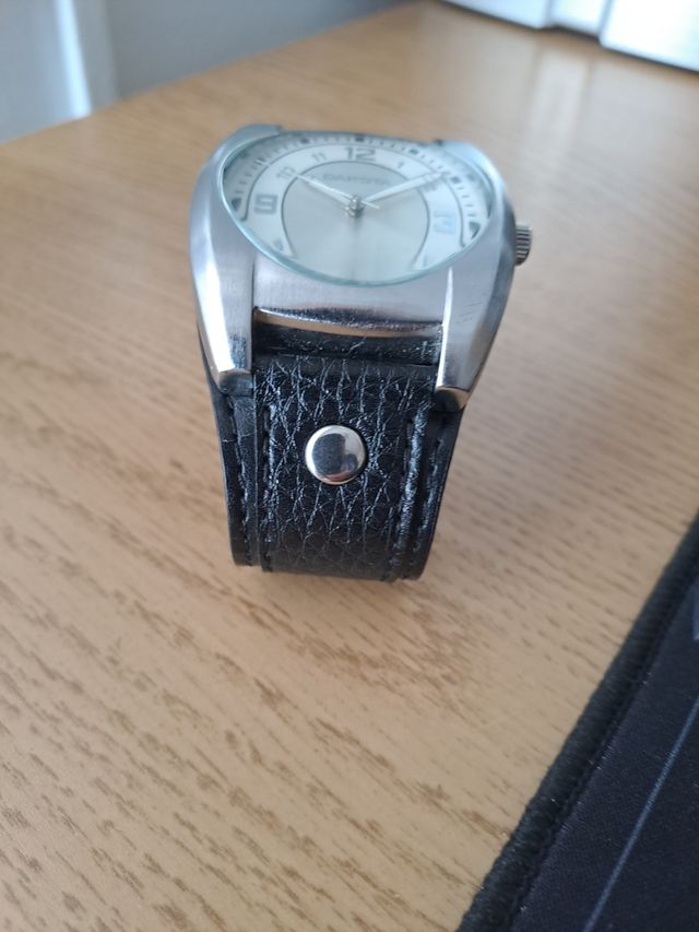RELOJ DAKOTA.