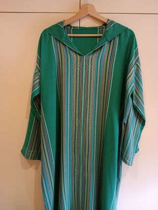 Tradicional chilaba verde