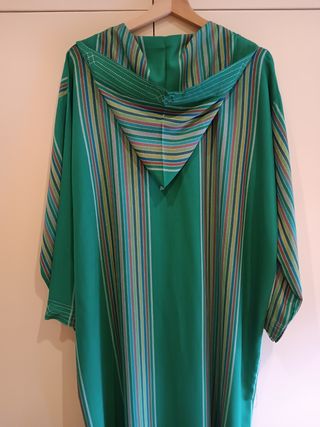 Tradicional chilaba verde