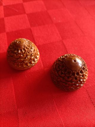 Piccolo uovo d'epoca in corozo