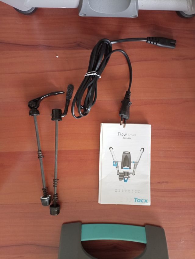 Rodillo bici Tacx Flow Smart + rueda