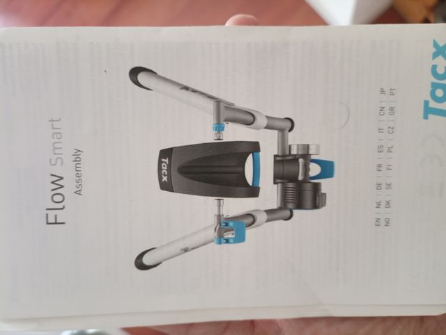 Rodillo bici Tacx Flow Smart + rueda