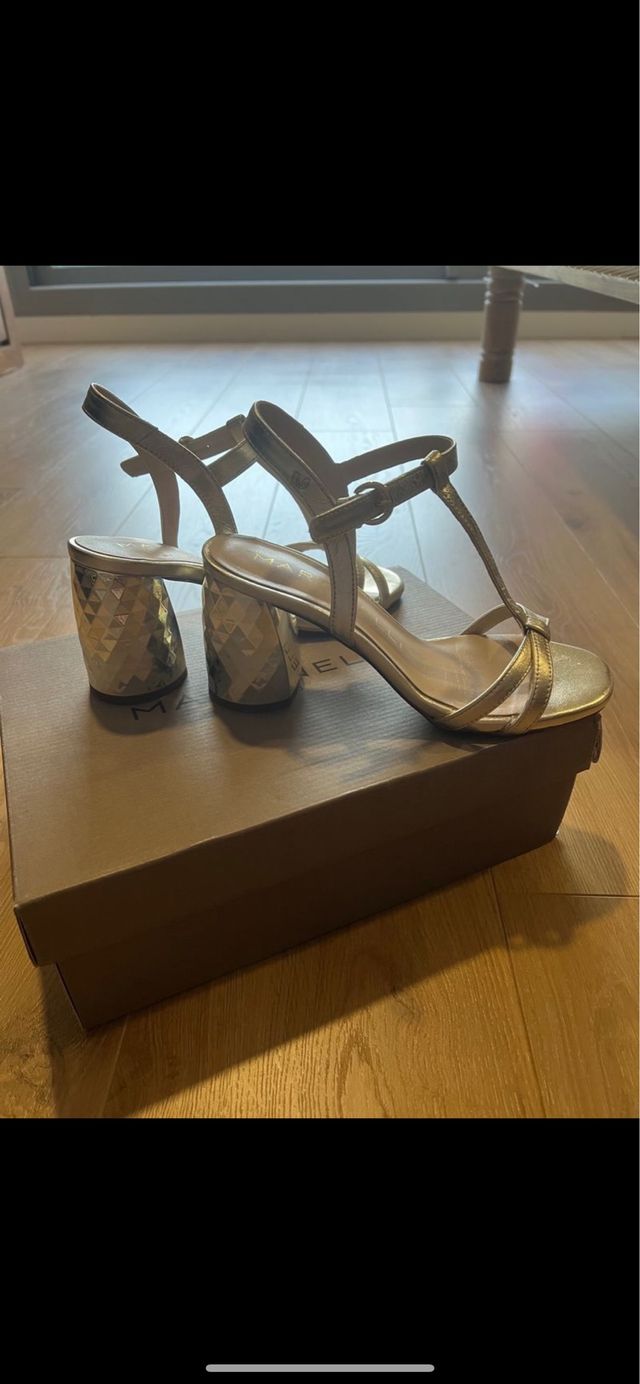 Sandalias doradas Martinelli