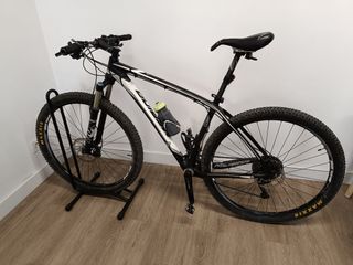 Bicicleta MTB Carbono