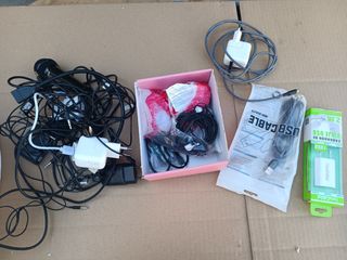 CARGADORES Y CONECTORES VARIADOS