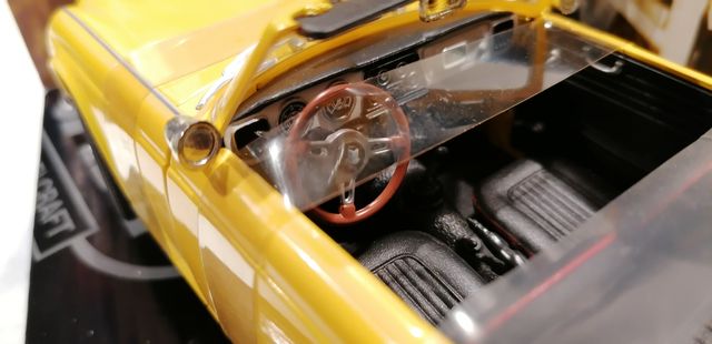 Jadi maqueta 1/18 Triumph TR4 Roadster