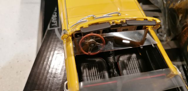 Jadi maqueta 1/18 Triumph TR4 Roadster