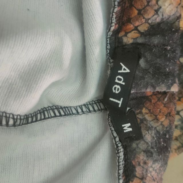 Pantalón mujer típo leggins marca ADET talla M