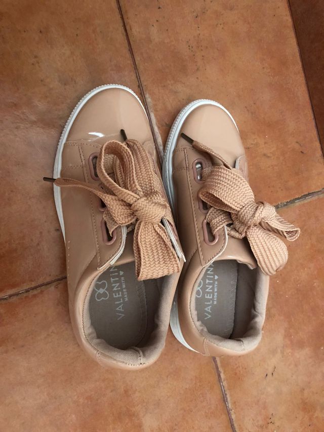 Zapatillas charol color rosa