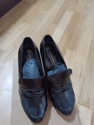 Zapatos de piel diseñadora Estefanía marco