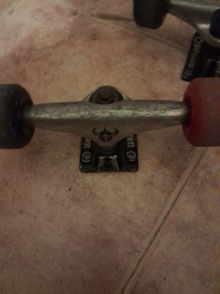 Ejes skate darkstar