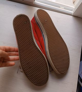Vans rojas
