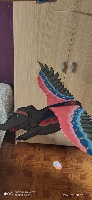Dumbo volador de madera